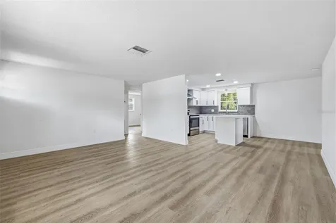 39252 Heights Avenue Zephyrhills FL 33542