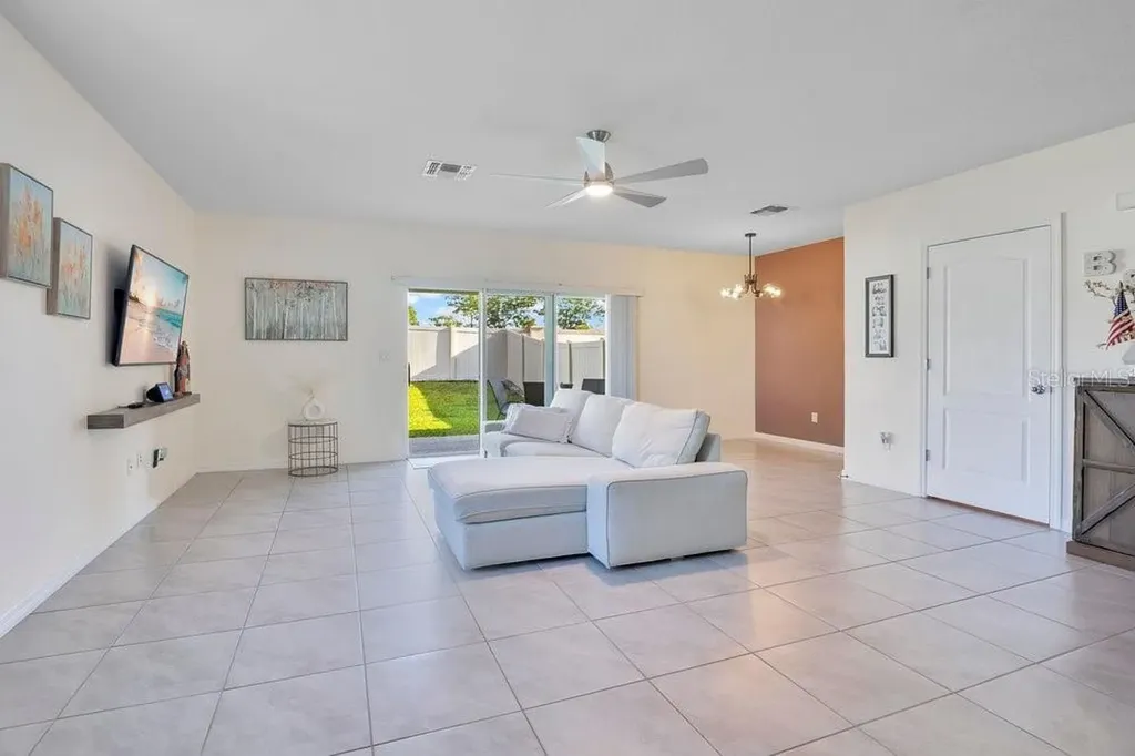 9043 Carlotta Way Kissimmee FL 34747