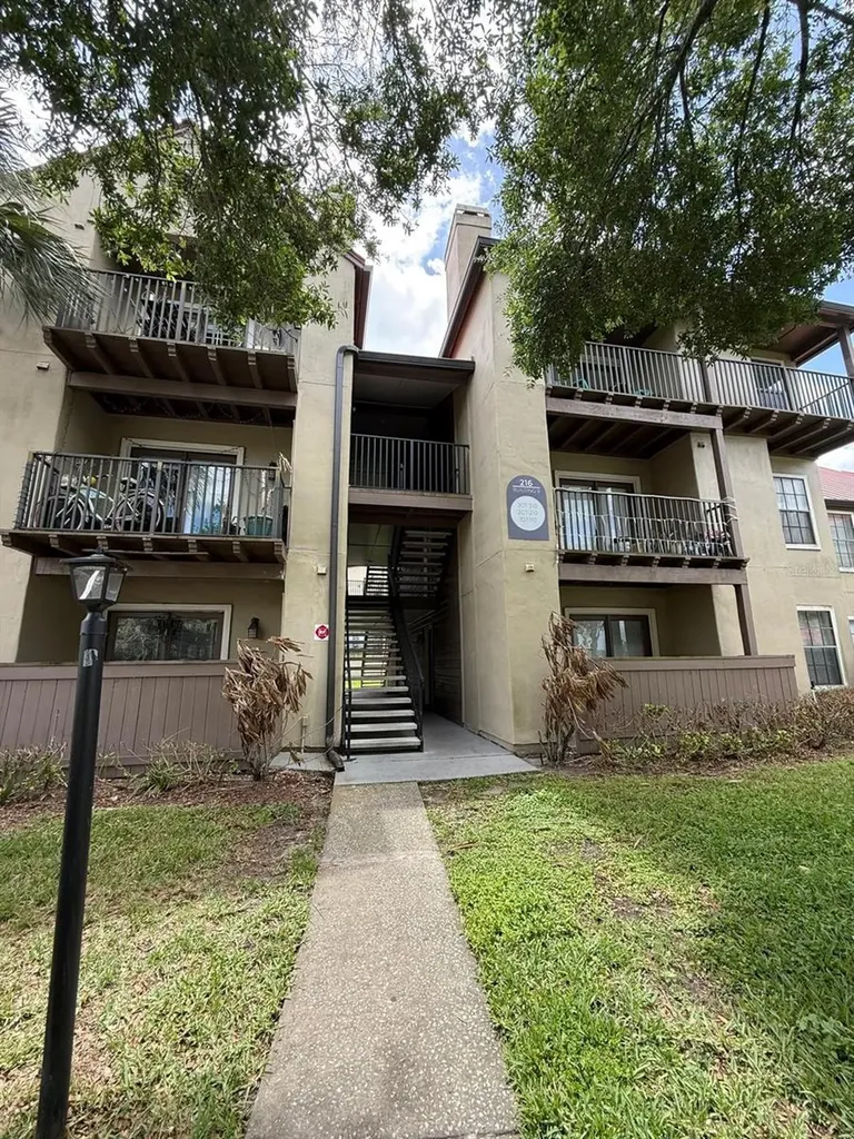 216 Afton Square Altamonte Springs FL 32714