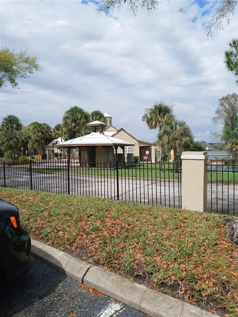 216 Afton Square Altamonte Springs FL 32714