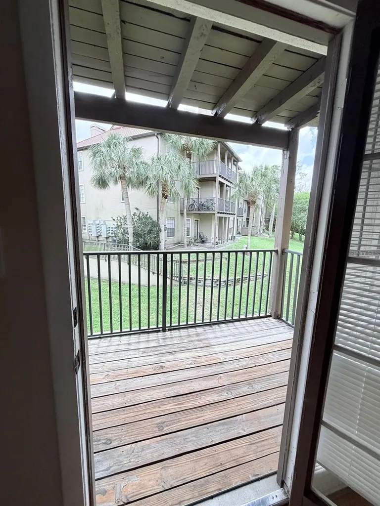216 Afton Square Altamonte Springs FL 32714