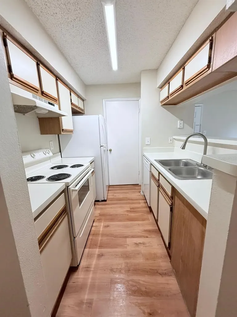 216 Afton Square Altamonte Springs FL 32714