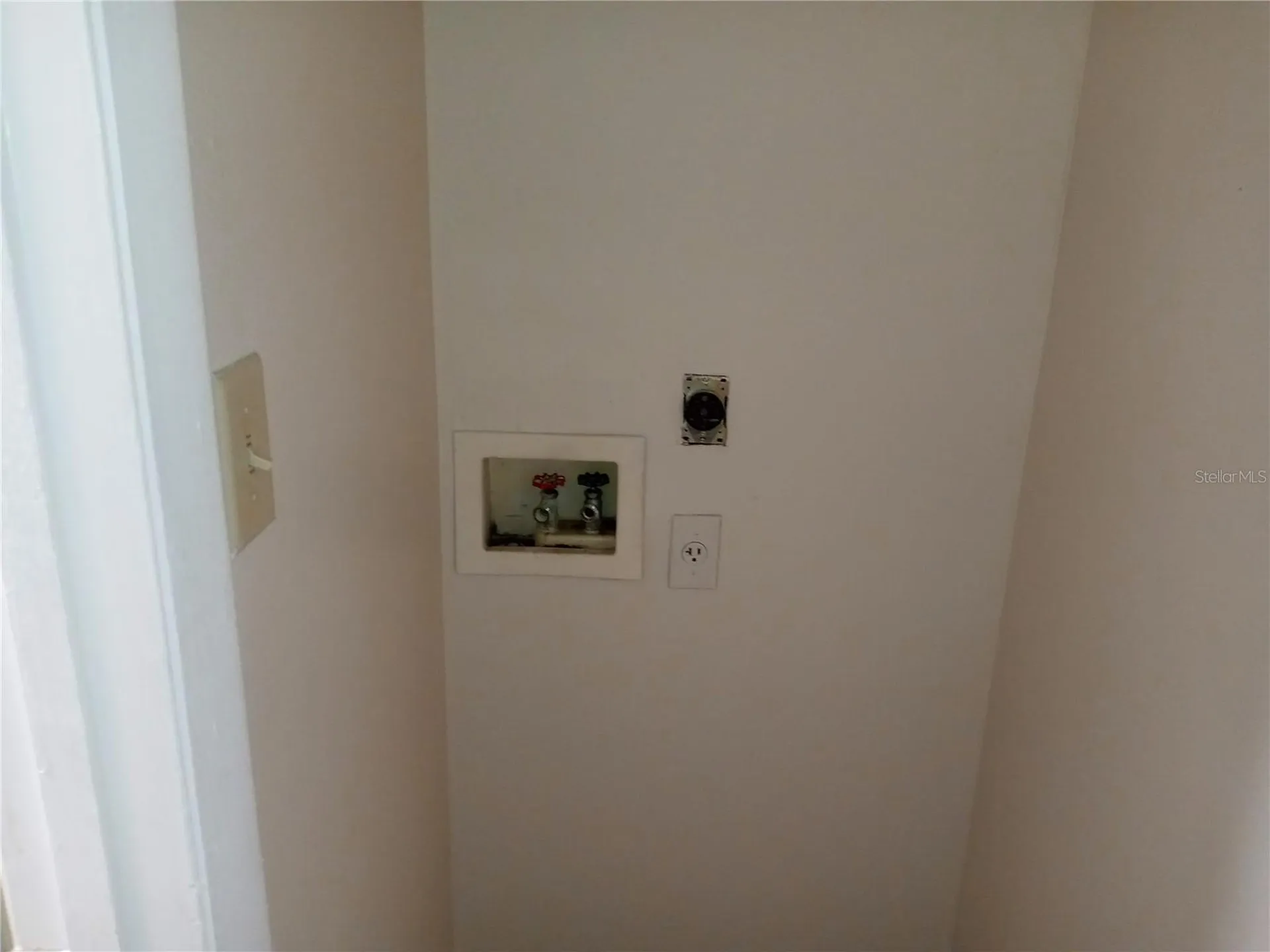 216 Afton Square Altamonte Springs FL 32714