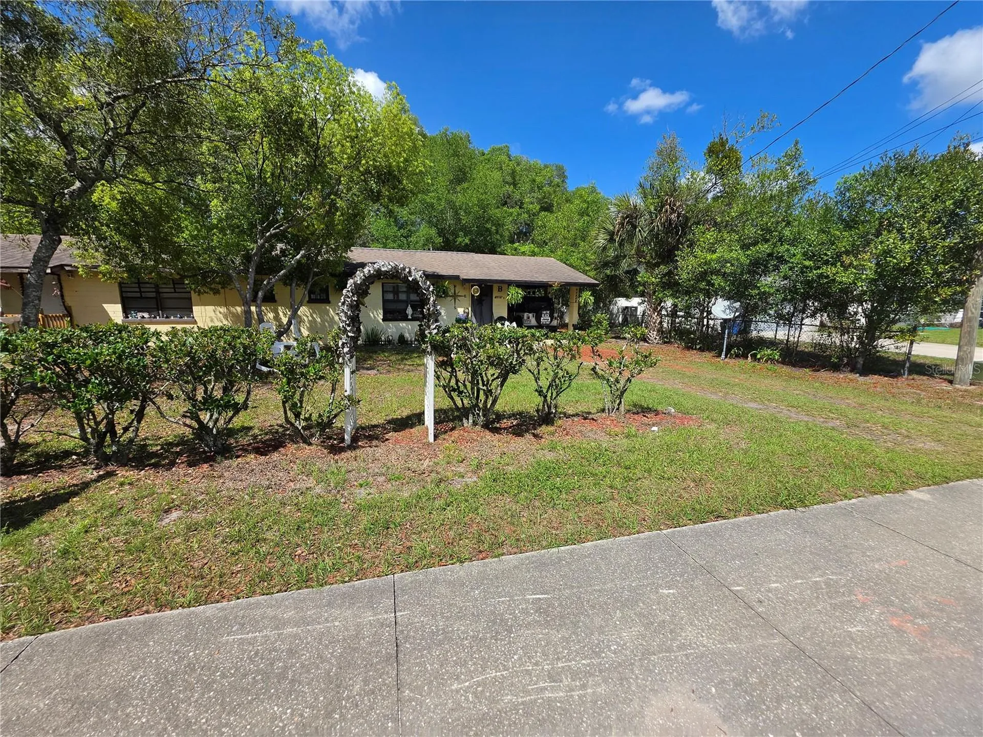 1403 E Voorhis Avenue Deland FL 32724
