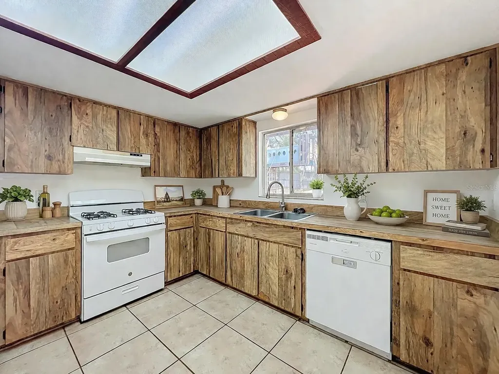 328 Shadow Oak Drive Casselberry FL 32707
