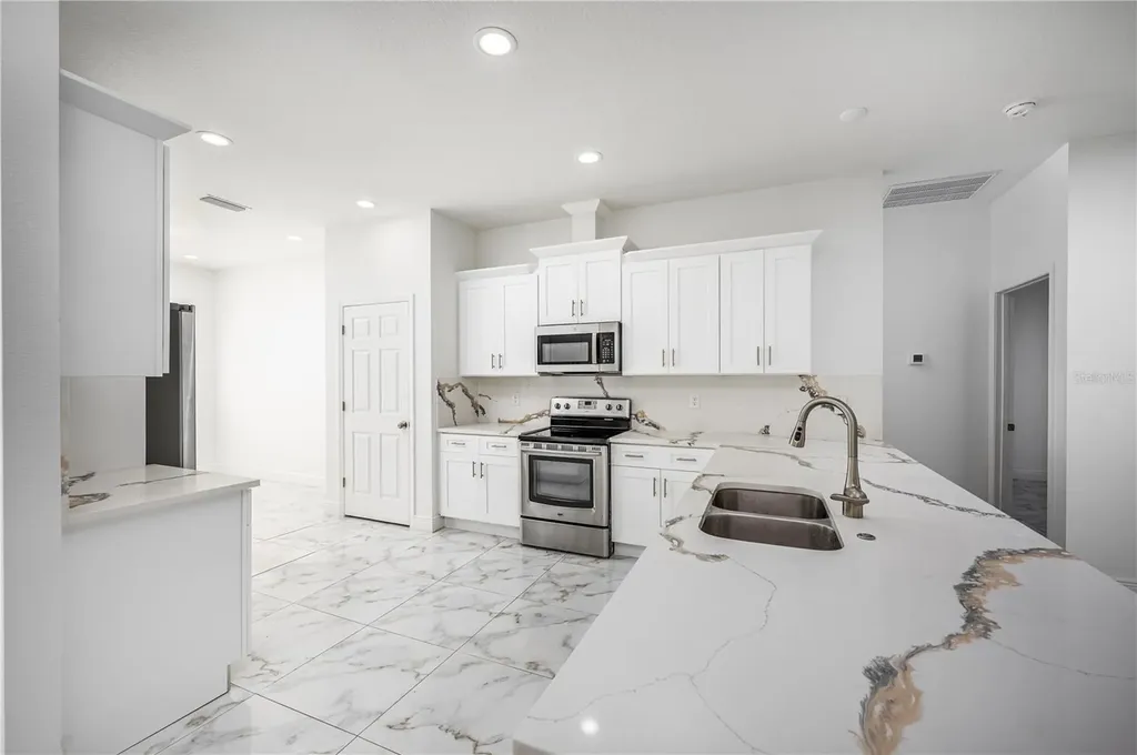 3724 N Whittier Street Tampa FL 33619