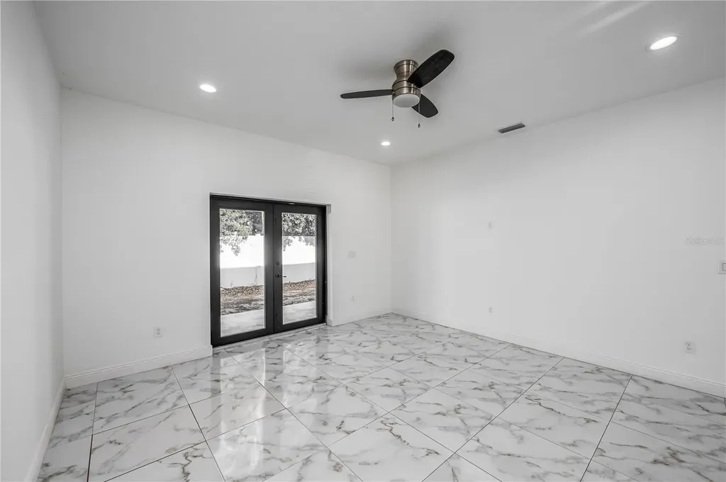 3724 N Whittier Street Tampa FL 33619