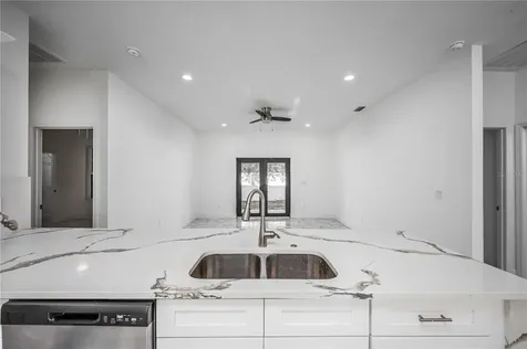 3724 N Whittier Street Tampa FL 33619