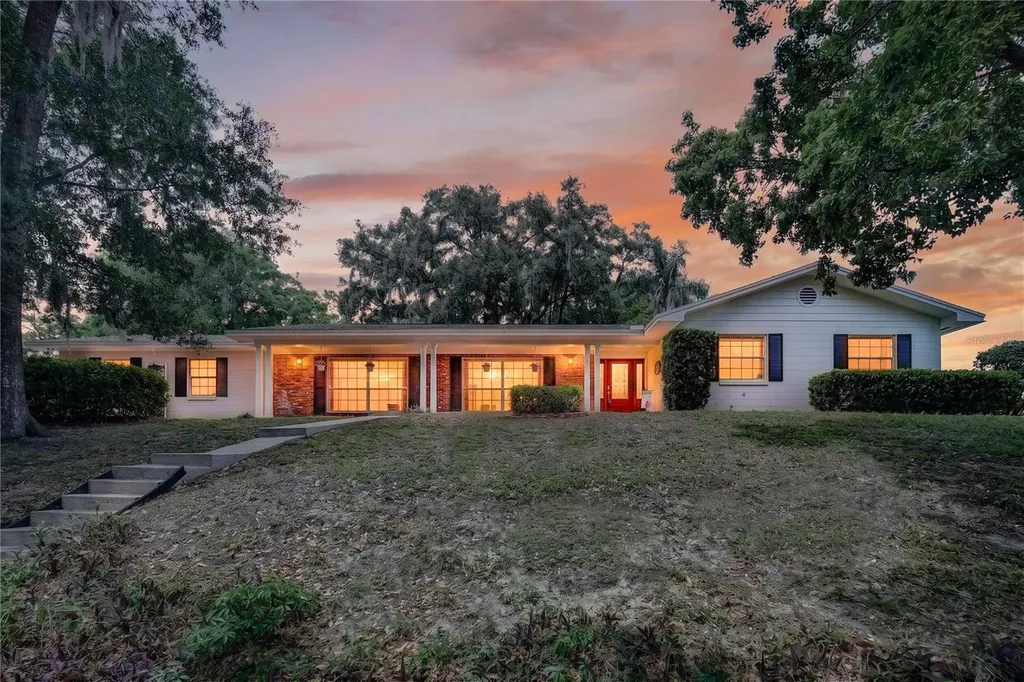 1945 Normandy Drive Mount Dora FL 32757