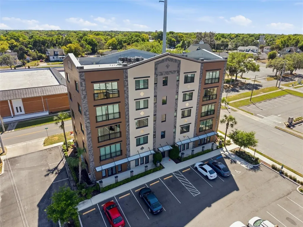 100 N Dewey Street Eustis FL 32726