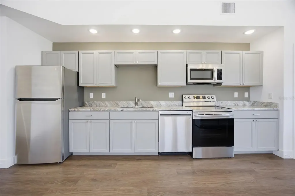 100 N Dewey Street Eustis FL 32726
