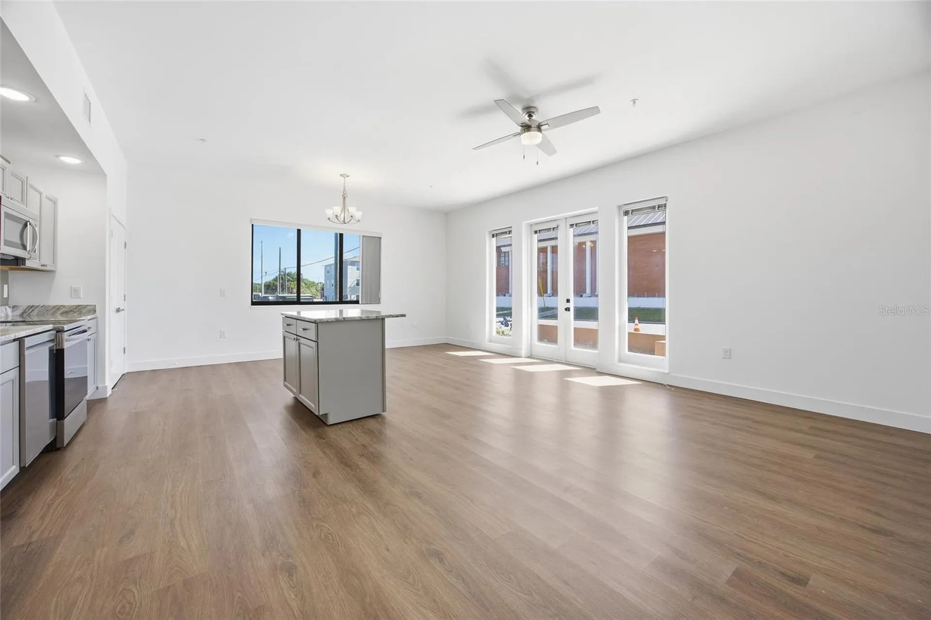 100 N Dewey Street Eustis FL 32726