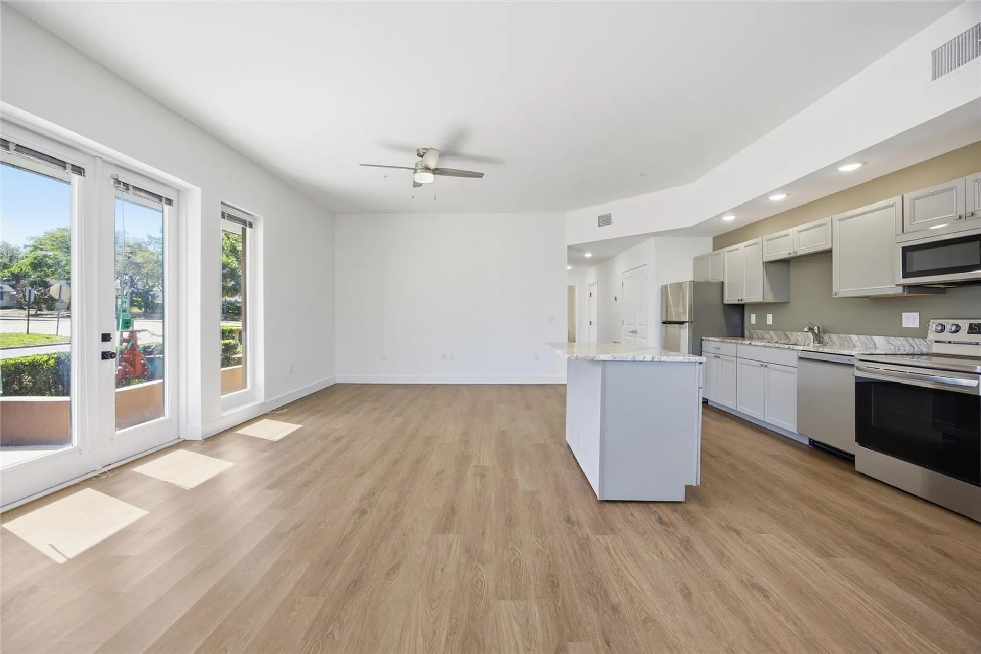 100 N Dewey Street Eustis FL 32726