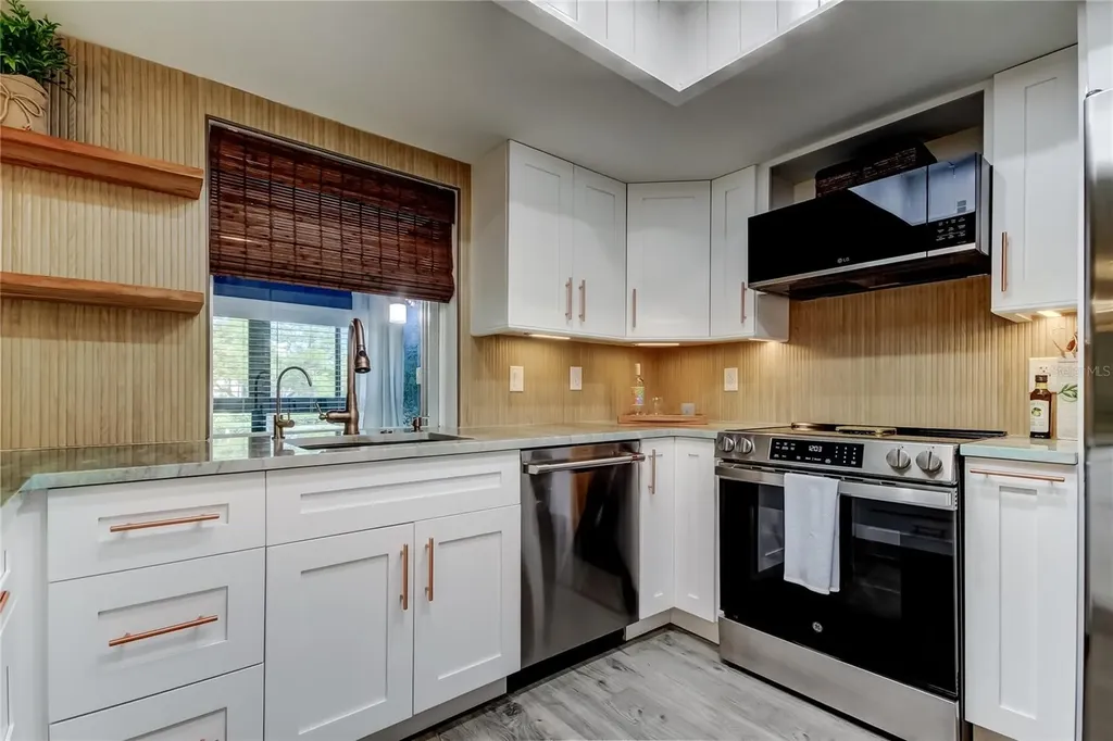 2673 Sabal Springs Circle Clearwater FL 33761