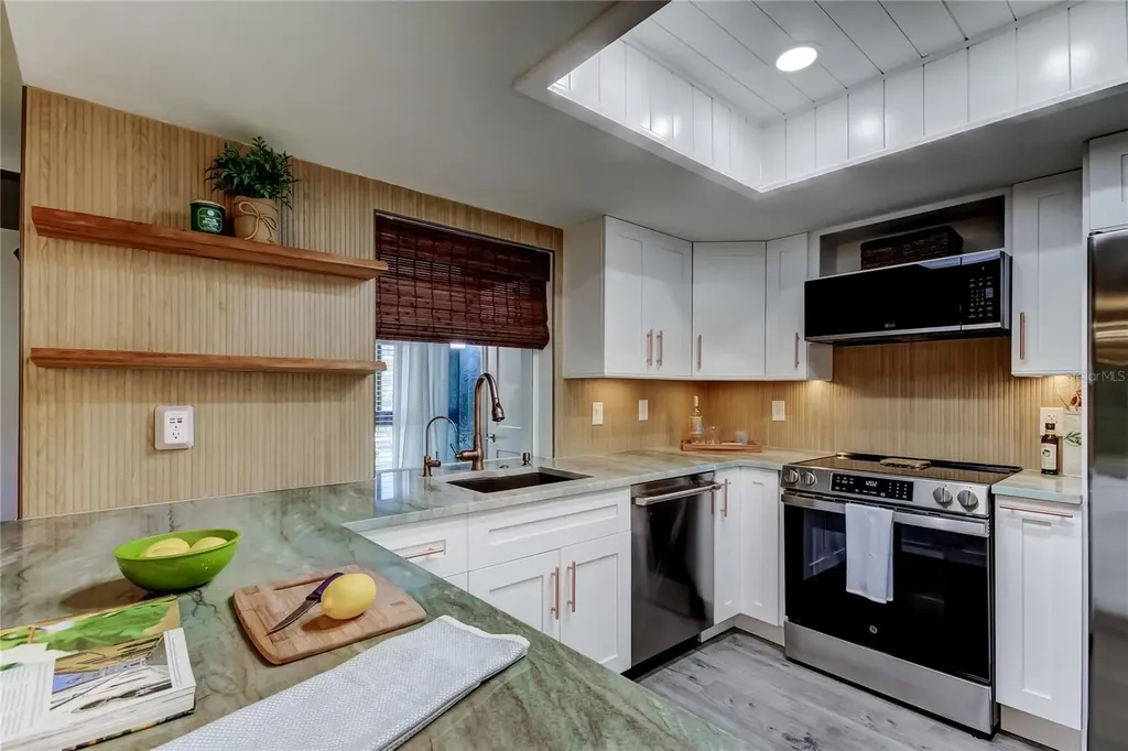 2673 Sabal Springs Circle Clearwater FL 33761