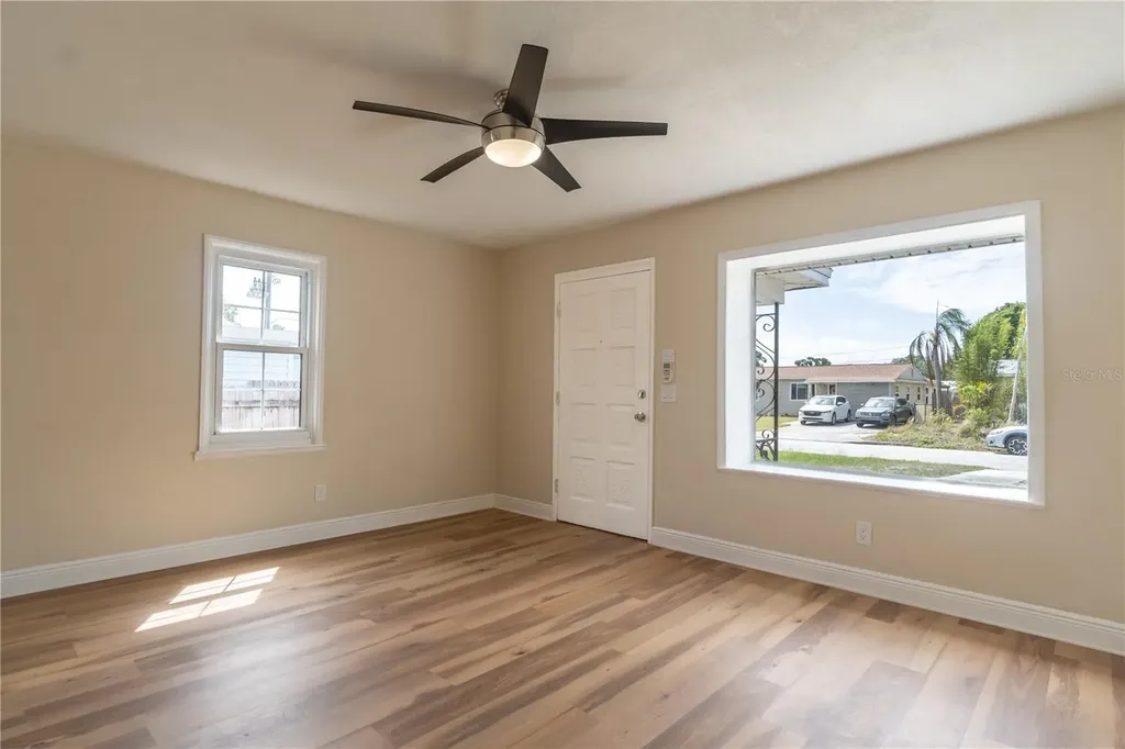 4763 21st Avenue N St Petersburg FL 33713