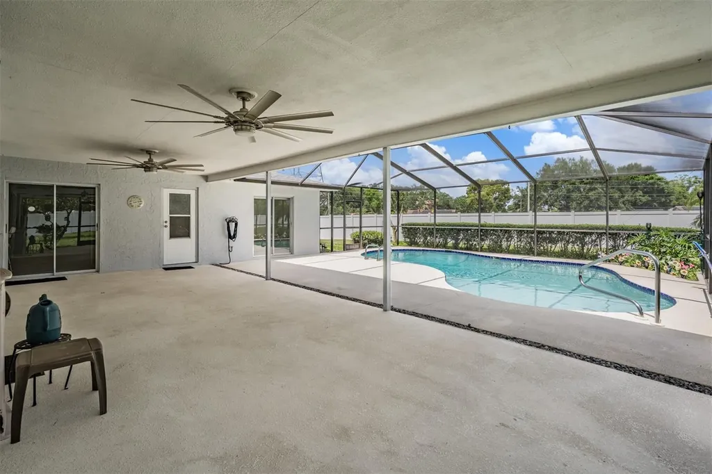 3267 Springwood Drive Clearwater FL 33761