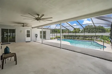 3267 Springwood Drive Clearwater FL 33761