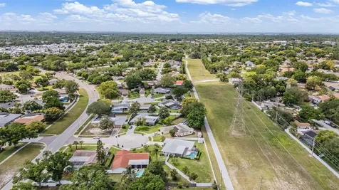 3267 Springwood Drive Clearwater FL 33761