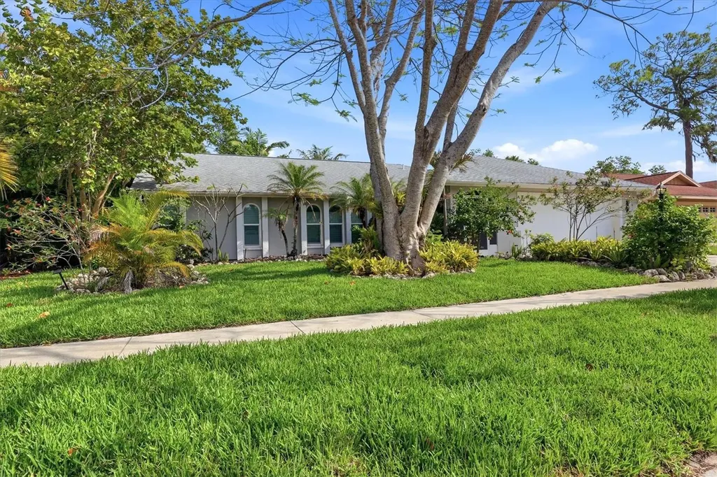 5599 Wilde Oak Way Sarasota FL 34232