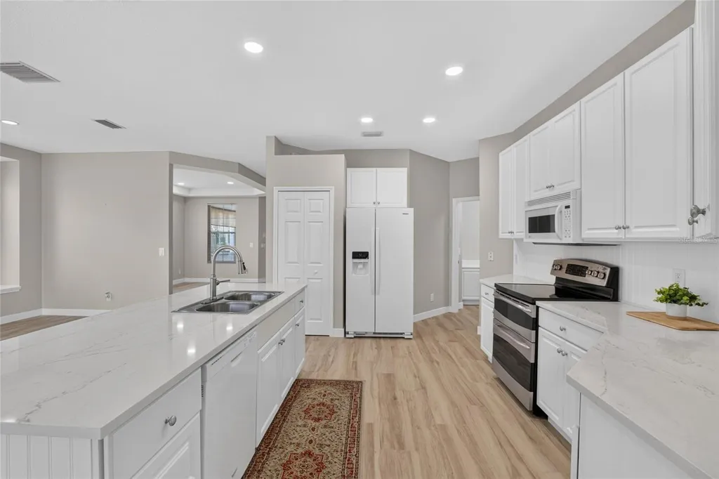 5508 Golden Isles Drive Apollo Beach FL 33572