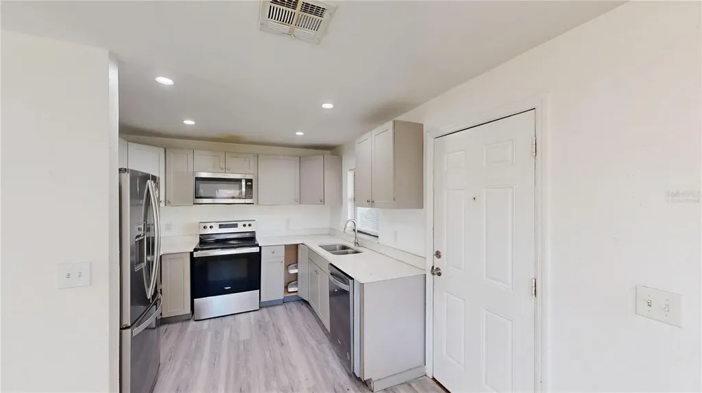 4900 Elese Street Orlando FL 32811
