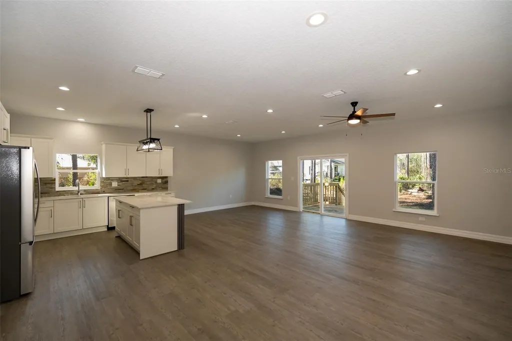 2390 9th Avenue Deland FL 32724