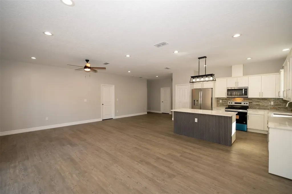 2390 9th Avenue Deland FL 32724