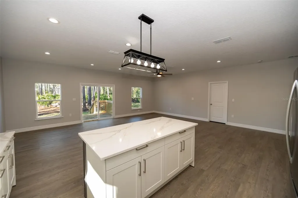 2390 9th Avenue Deland FL 32724