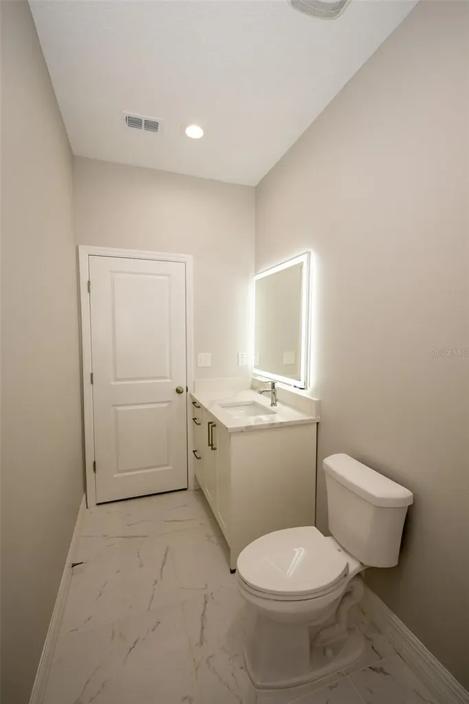 2390 9th Avenue Deland FL 32724