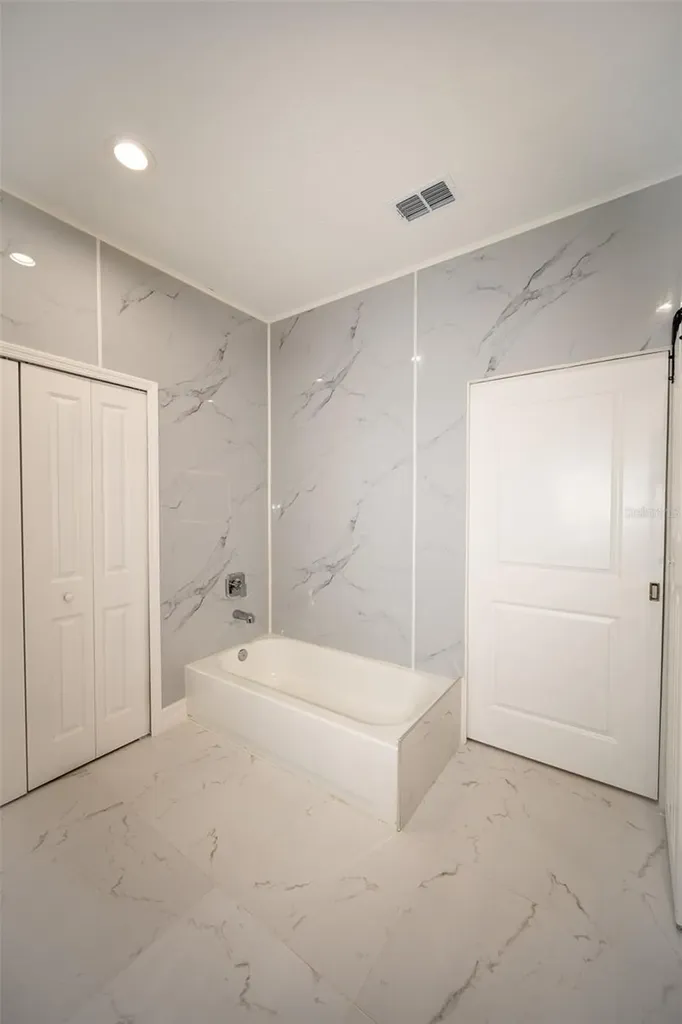 2390 9th Avenue Deland FL 32724