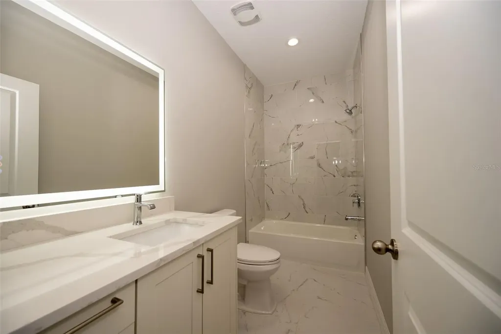 2390 9th Avenue Deland FL 32724