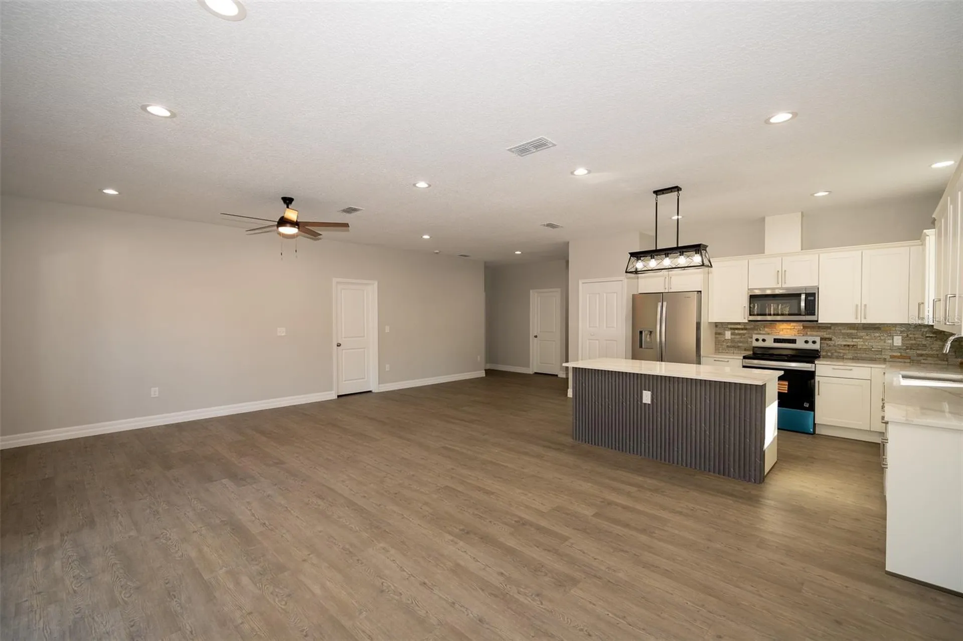 2390 9th Avenue Deland FL 32724