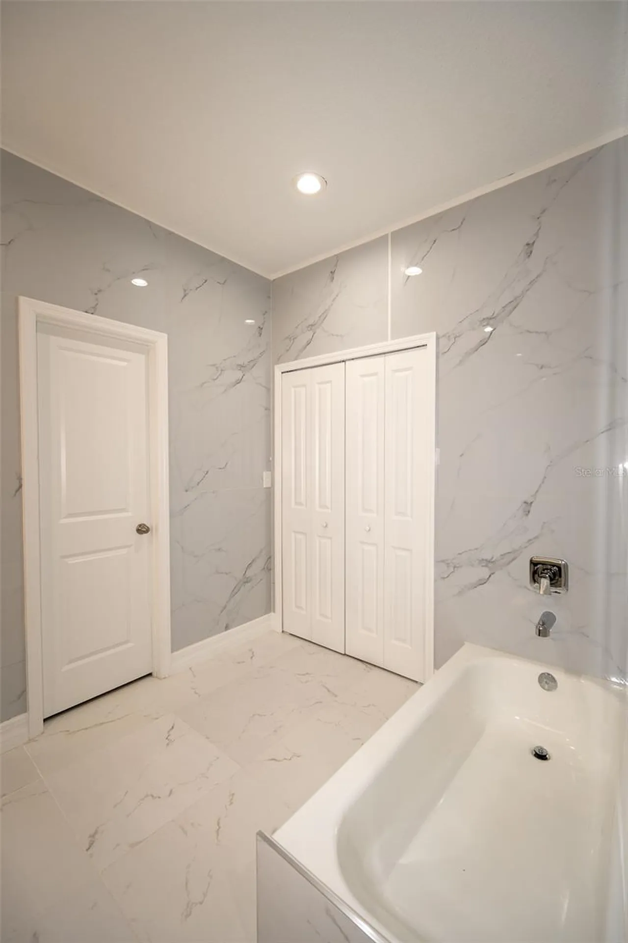2390 9th Avenue Deland FL 32724