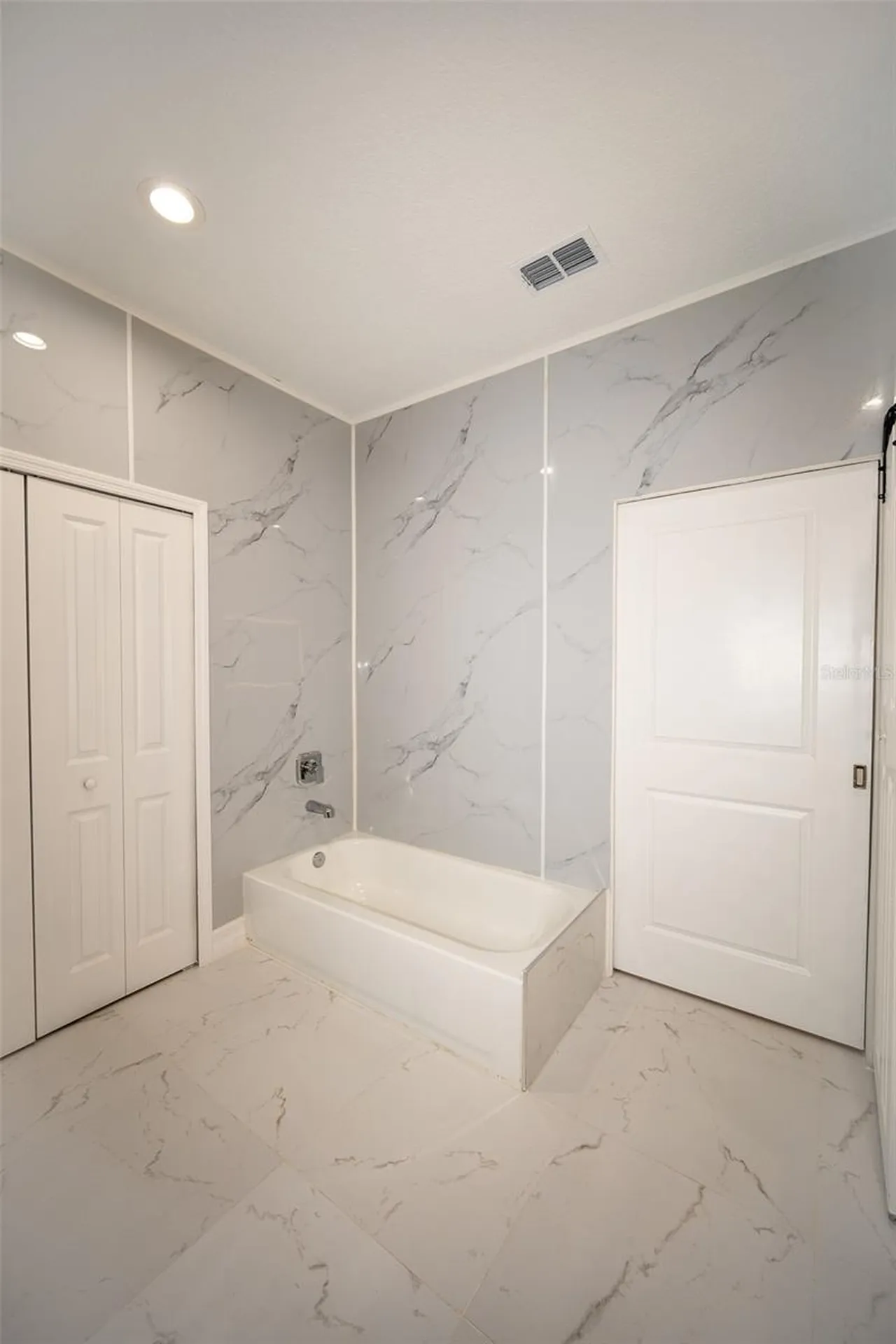 2390 9th Avenue Deland FL 32724
