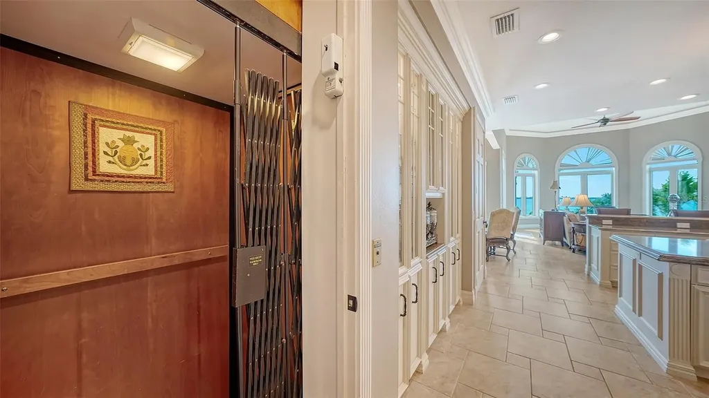 1240 Hillview Drive Sarasota FL 34239