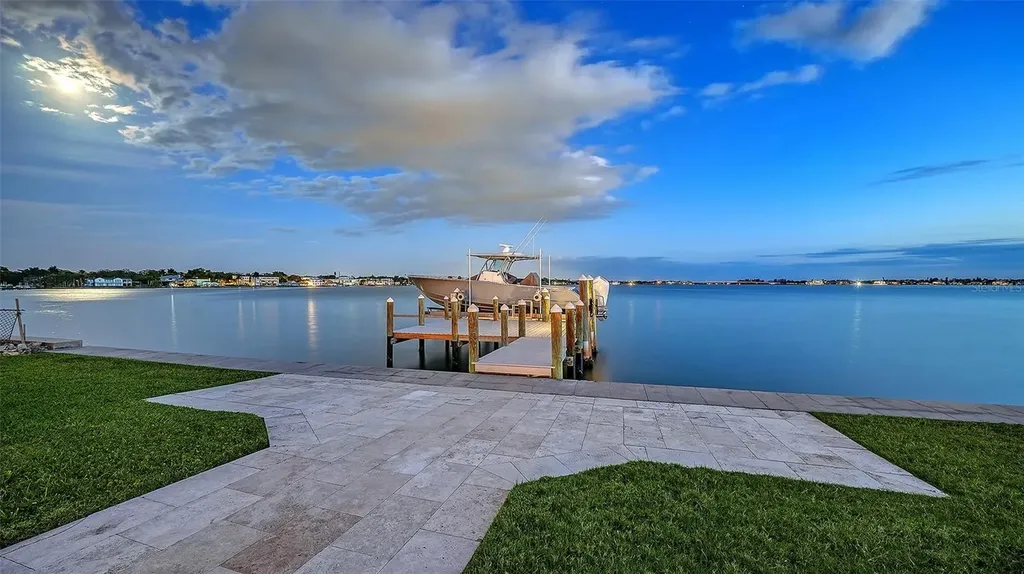 1240 Hillview Drive Sarasota FL 34239