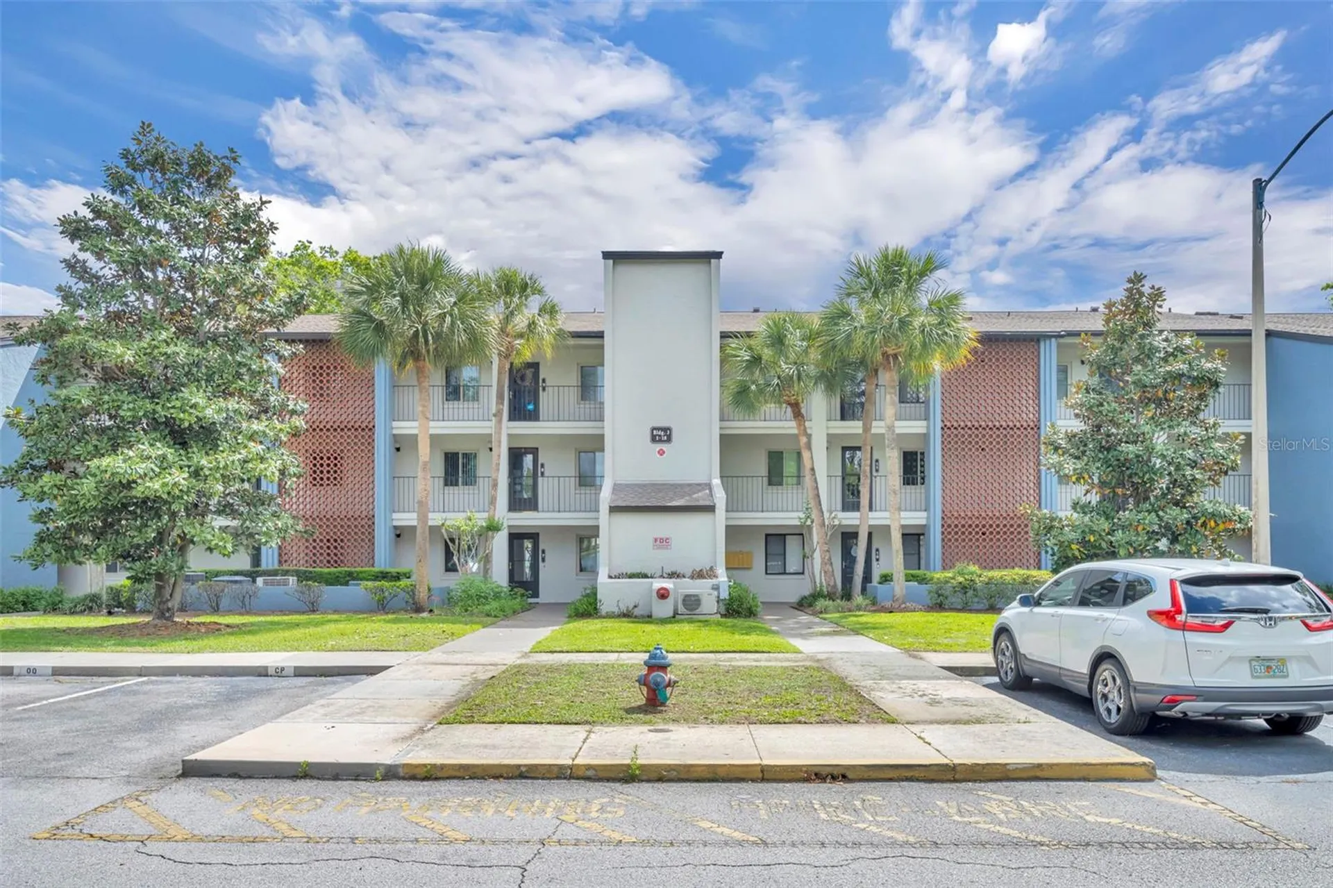 3 Escondido Circle Altamonte Springs FL 32701