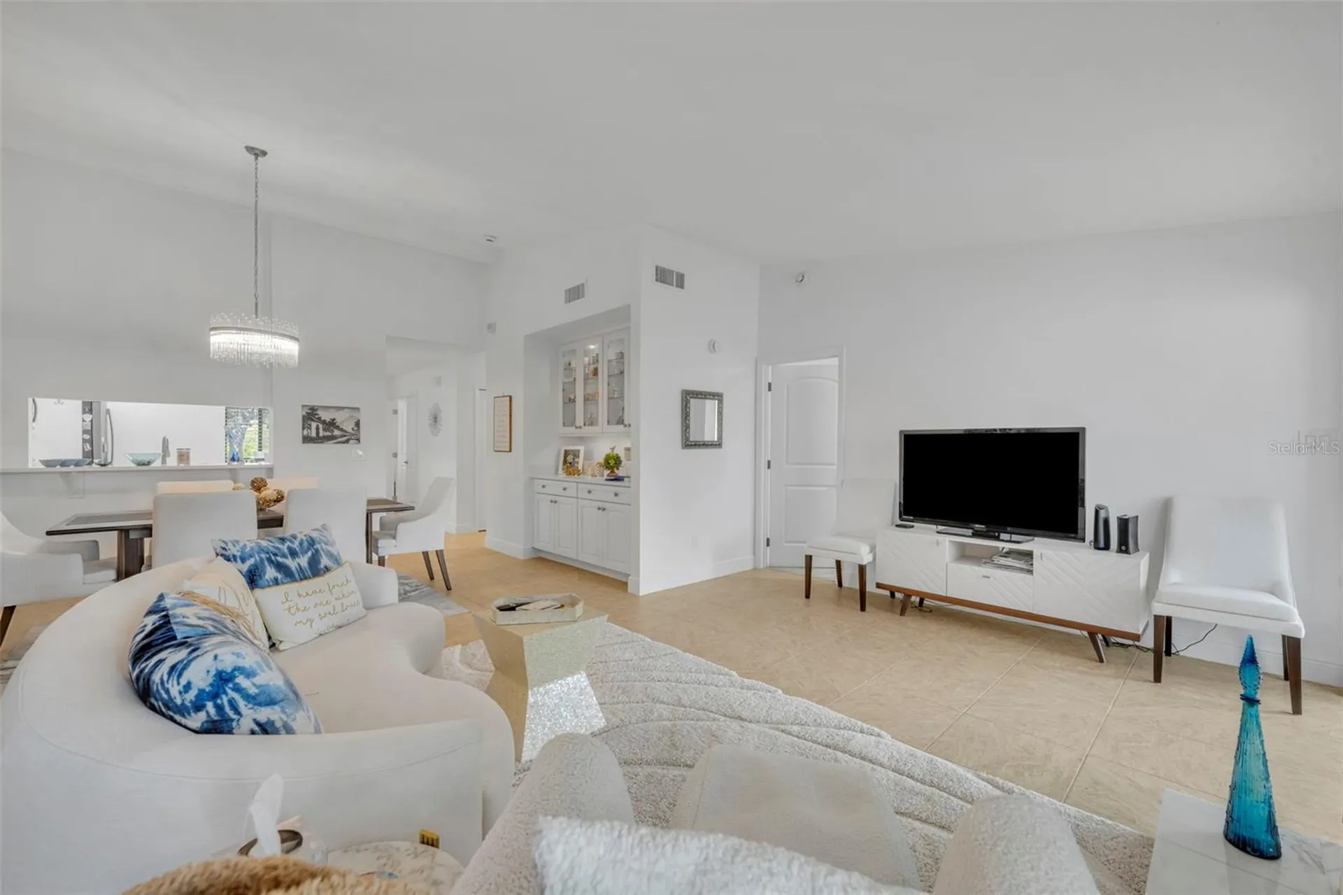 3 Escondido Circle Altamonte Springs FL 32701