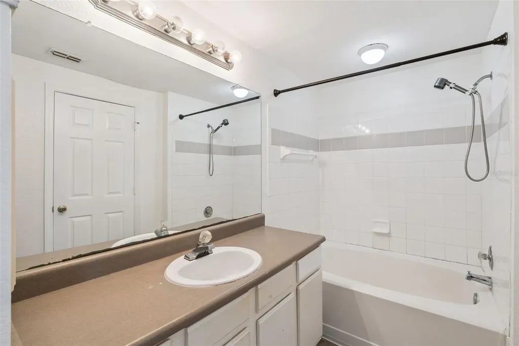 3702 Palm Desert Lane Orlando FL 32839