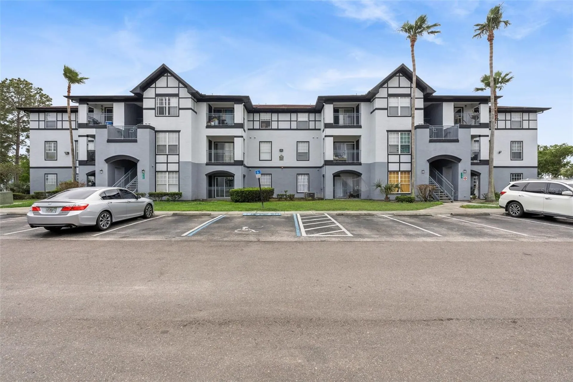 3702 Palm Desert Lane Orlando FL 32839