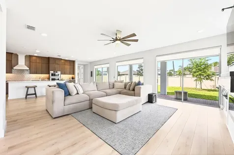 2234 Maroon Flame Court Oviedo FL 32765