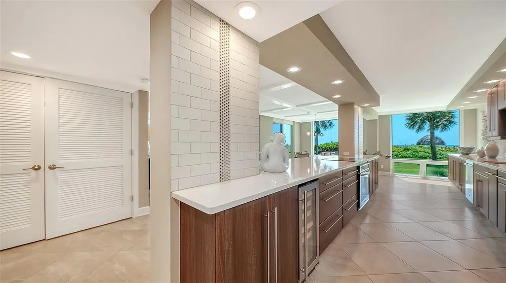 2425 Gulf Of Mexico Drive Longboat Key FL 34228