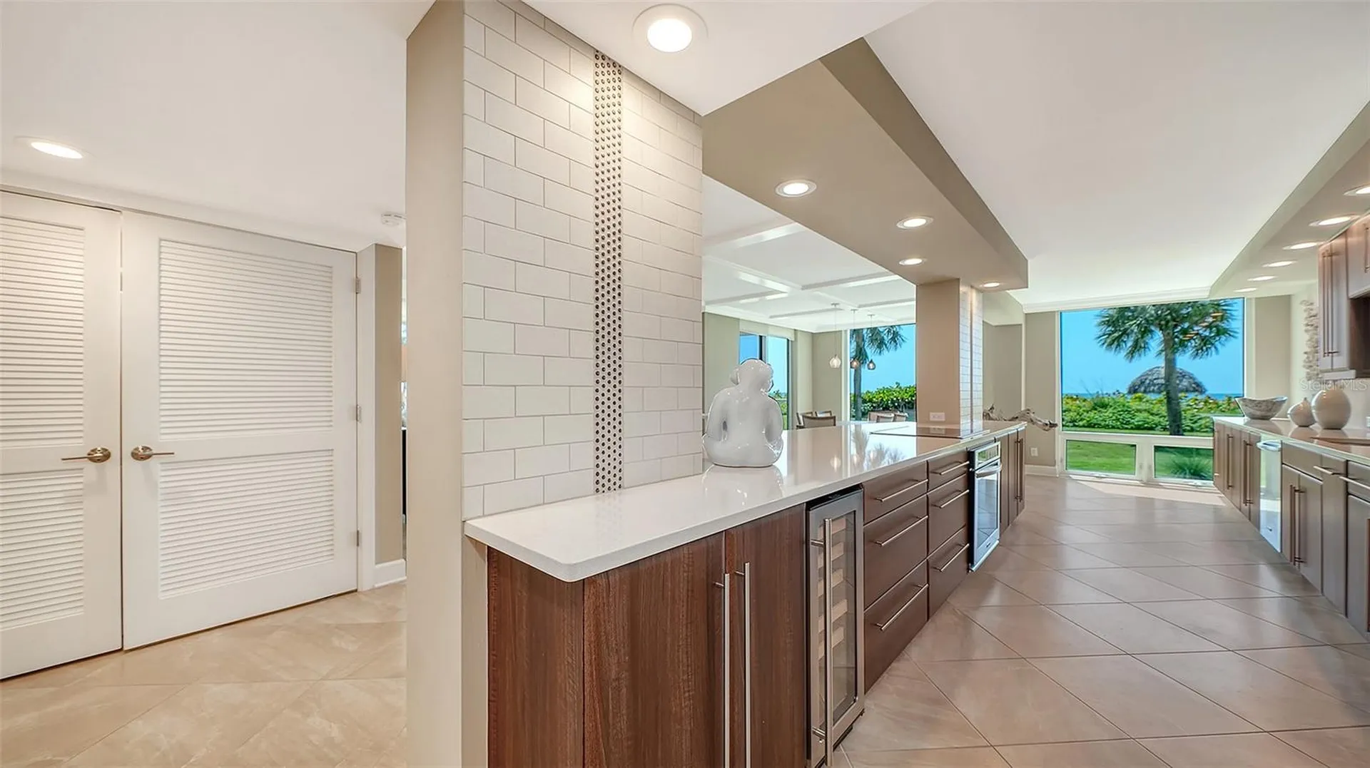 2425 Gulf Of Mexico Drive Longboat Key FL 34228
