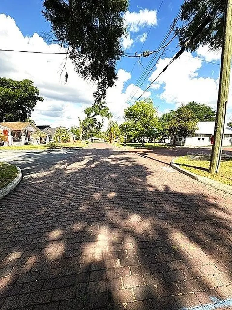 1002 Oakhill Street Lakeland FL 33815