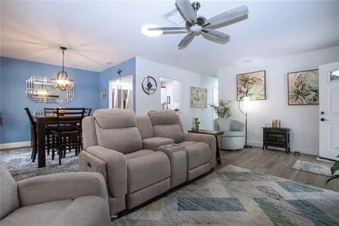 505 Finsbury Circle Sun City Center FL 33573