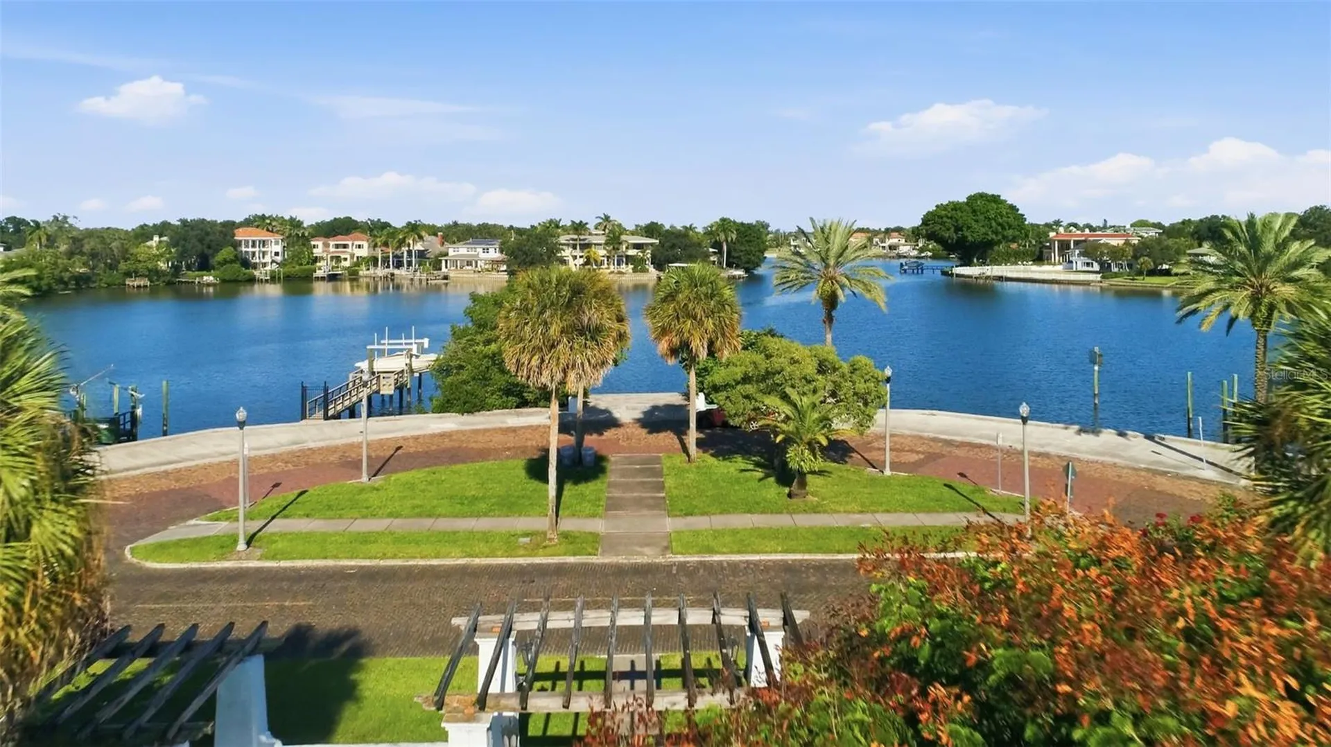 125 23rd Avenue NE St Petersburg FL 33704