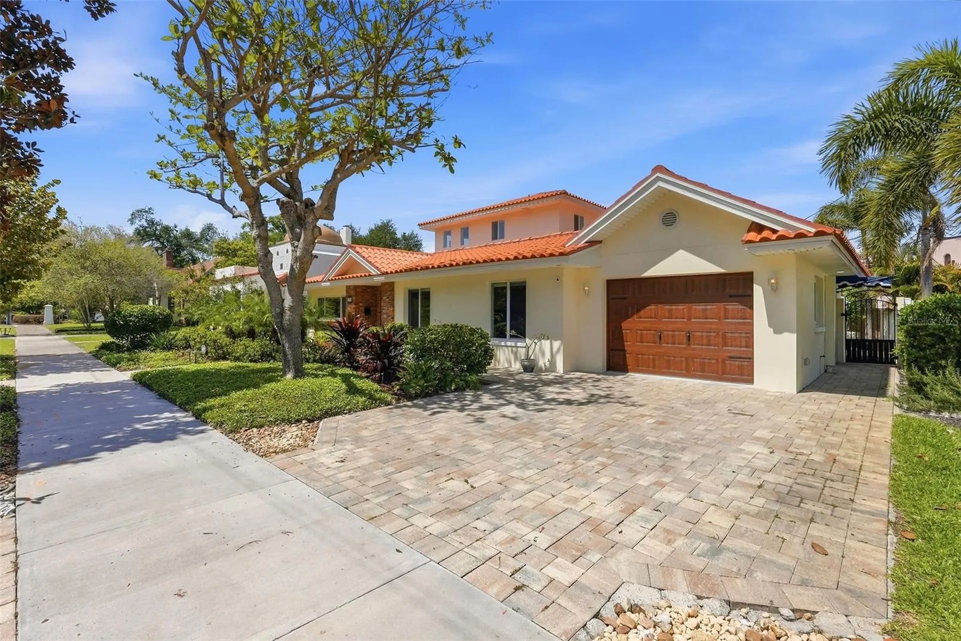 125 23rd Avenue NE St Petersburg FL 33704