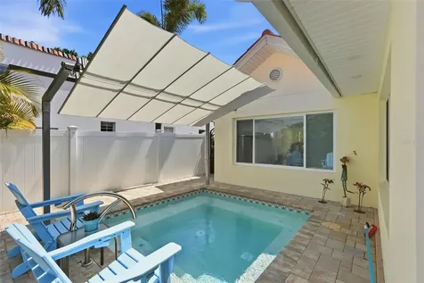 125 23rd Avenue NE St Petersburg FL 33704