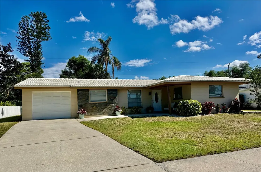 3174 Regatta Circle Sarasota FL 34231